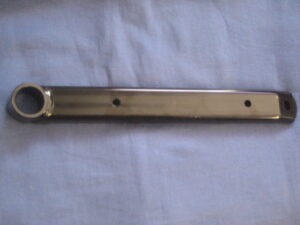 (11) MGB REAR WISHBONE ARM AAA1326