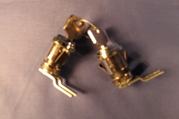 MGB Door Lock Set With Matching Keys – 1965-1980 – Made In UK – Fitting Kit