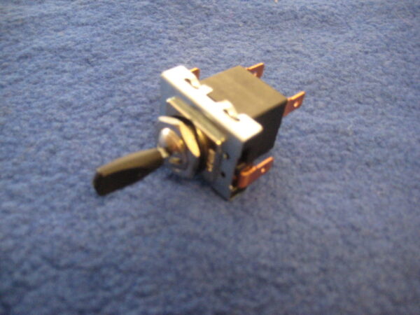 (1) MIDGET HEADLAMP SWITCH TOGGLE TYPE BCA4294