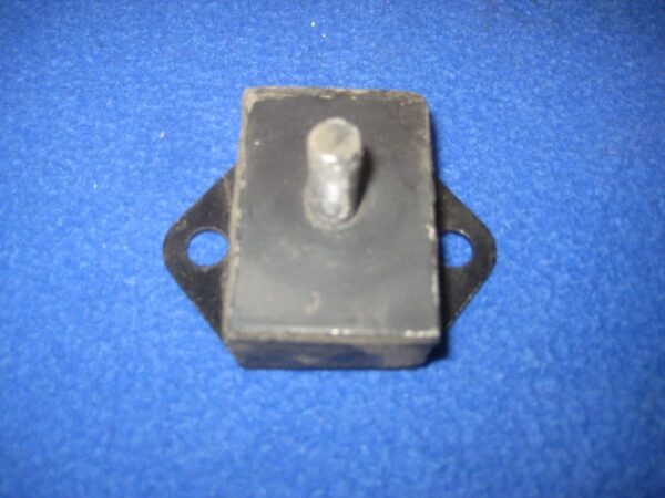(4) MIDGET 1275 GEARBOX MOUNTING AHA9307