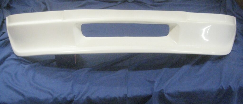 STR189 MGB FIBREGLASS ST SPECIAL TUNING FRONT SPOILER VALANCE - Image 3