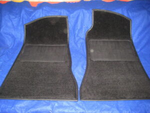 HMP613271 MGB FOOTWELL CARPETS PAIR 4 SYNCHRO BLACK 1968 ON