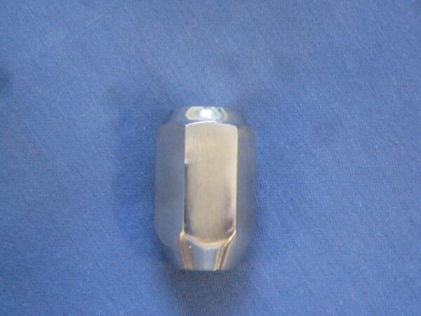 (18) MGB SET OF 16 S/S STAINLESS STEEL WHEEL NUTS AHH9152SS