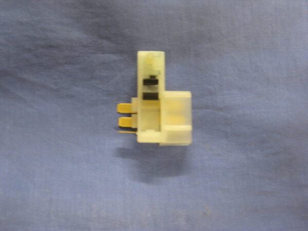 520160A  MGB & MIDGET WIPER MOTOR PARK SWITCH CLIP TYPE