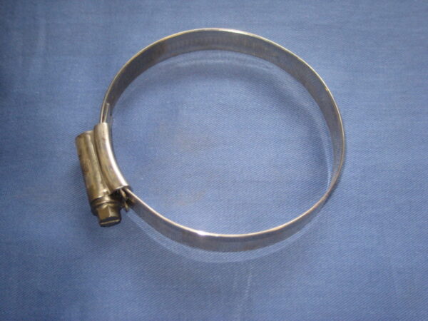 GHC11080 MGB & MIDGET PETROL / FUEL FILLER NECK BAND CLIP S/S