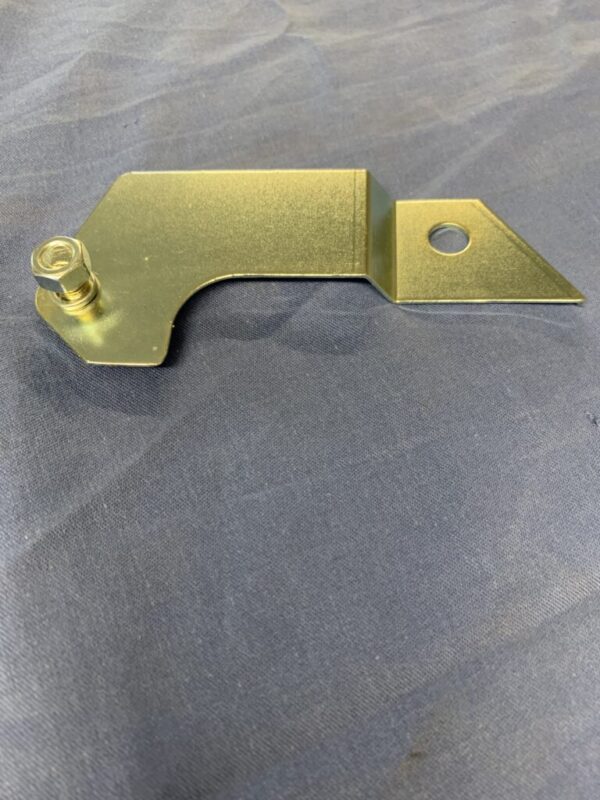 AHH7382 MGB CARB PETROL FUEL OVERFLOW BRACKET 1962-76 - Image 2