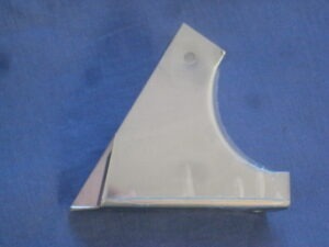 27H4899 ROADSTER 1/4 LIGHT CHROME CAPPING CORNER LH