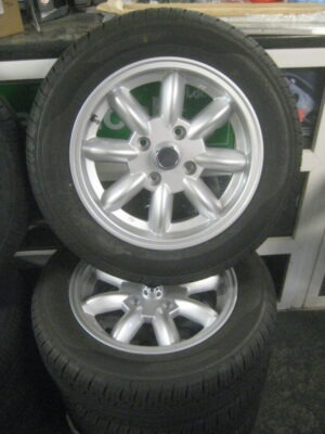 MGB SET OF 4 15" X 5.5J PLAIN SILVER ALLOY WHEELS & BUDGET TYRES 15ASBU