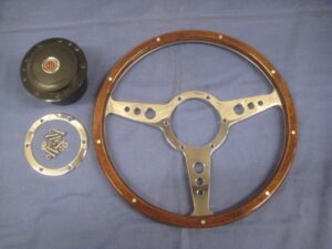 14MWS MGB & MIDGET 14 INCH FLAT WOODEN STEERING WHEEL 6 HOLE MOUNTNEY